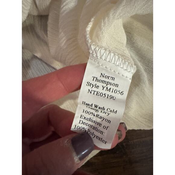Monoreno Top Womens White Embroidered Bell Sleeve Gauze Flowy Boho Sz:Medium - Picture 5 of 7